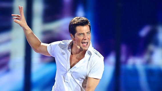 Sakis Rouvas für Griechenland im zweiten Halbfinale des ESC 2009 Sakis Rouvas für Griechenland im zweiten Halbfinale des ESC 2009 © NDR Foto: Rolf Klatt