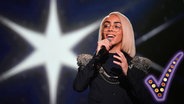 Bilal Hassani vertritt Frankreich beim Eurovision Song Contest 2019. © picture alliance/Franck Dubray/MAXPPP/dpa 