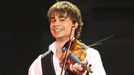 Gewinner Alexander Rybak beim ESC 2009 in Moskau © NDR Foto: Rolf Klatt