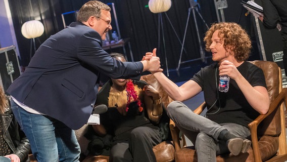 Michael Schulte mit Elton im Greenroom 2018 in Berlin. © NDR Foto: Rolf Klatt