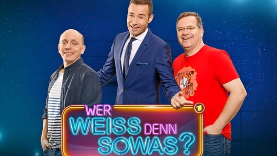 Bernhard Hoëcker, Kai Pflaume und Elton (v.l.n.r.) von "Wer weiss denn sowas?" © NDR/Morris Macmatzen Foto: Morris MacMatzen