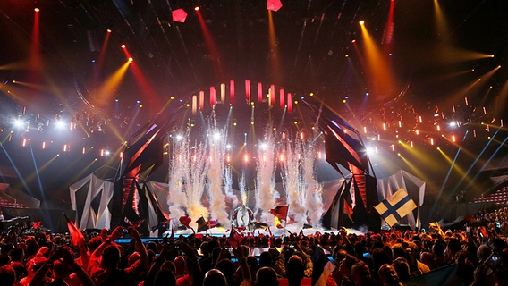 Alena Lanskaja für Weißrussland im ersten Halbfinale des Eurovision Song Contests © NDR Foto: Rolf Klatt
