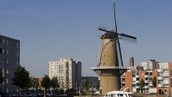 Die Malzmühle De Distilleerketel im Rotterdamer Stadtbezirk Delfshaven.  Foto: Günter Lenz