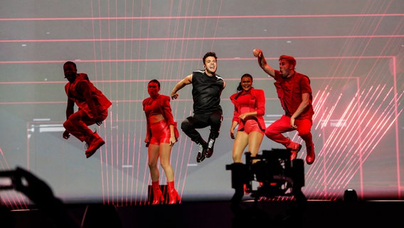 Für die Schweiz steht Luca Hänni mit "She Got Me" auf der ESC-Bühne. © eurovision.tv Foto: Thomas Hanses